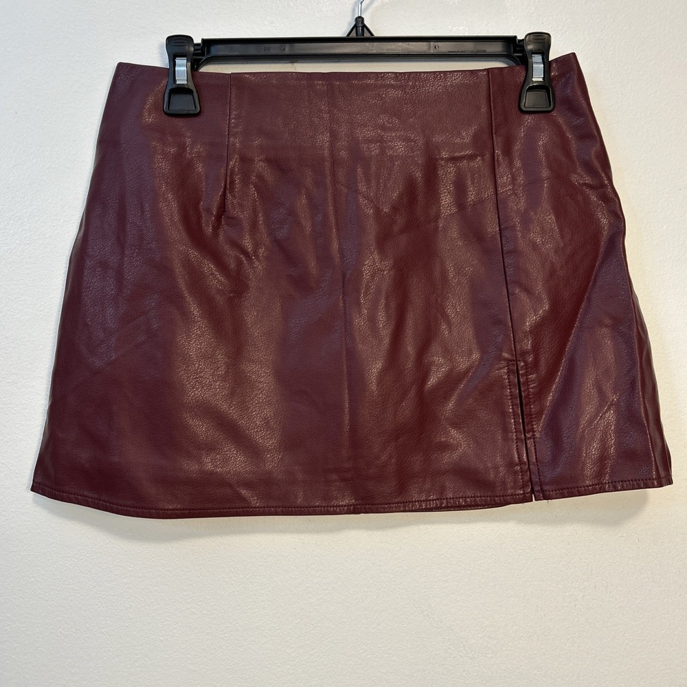 Day And Night Women M Burgundy Faux Leather Mini Skirt Back Zip 6316 - Picture 6 of 6